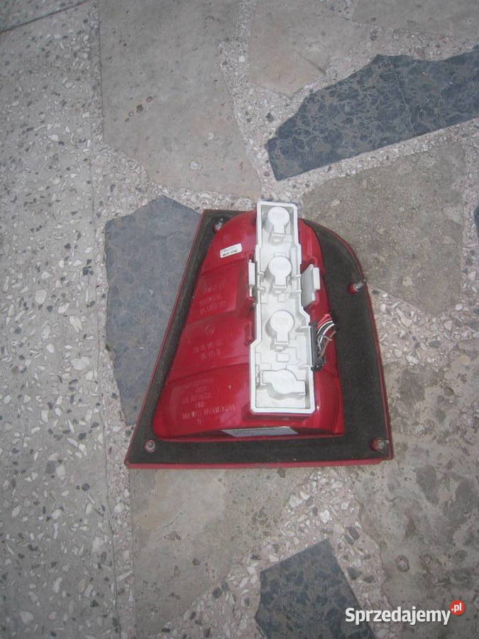 Lampa lewa tylna lewy tył Skoda octavia Octawia osobowe Kraków