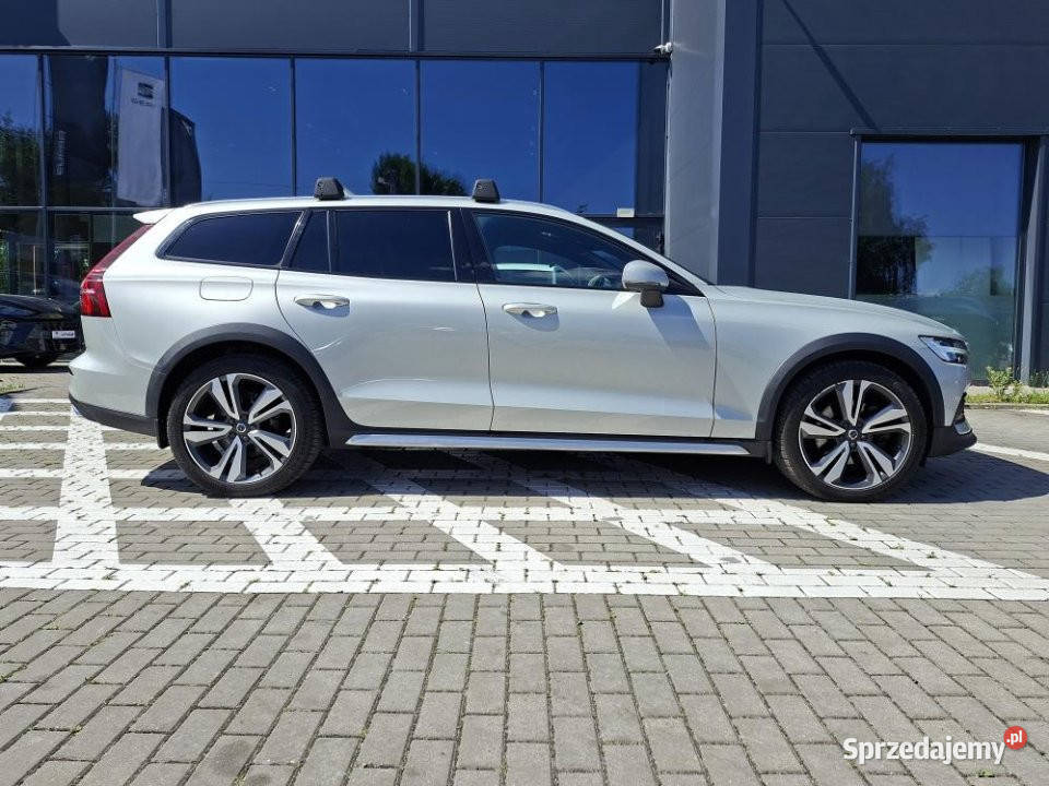 Volvo V60 Cross Country 2022r FV23 SalonPL 197KM małopolskie