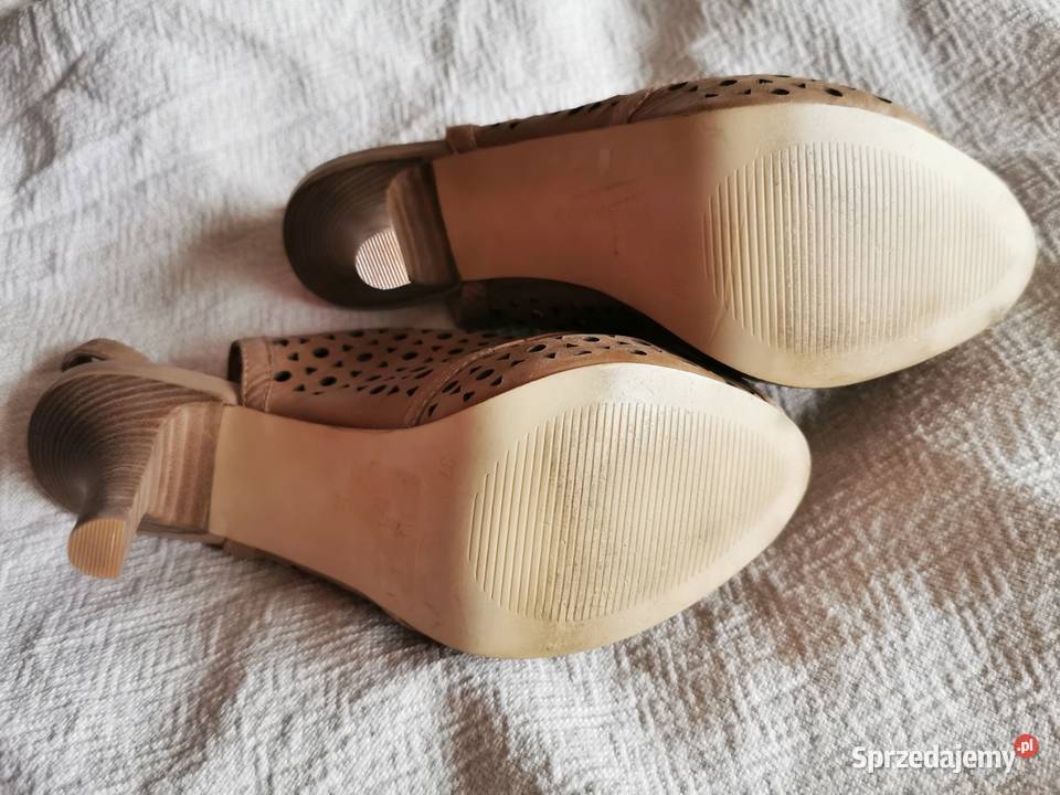 Pantofle na obcasie beżowe skórzane koturnie 5th pomorskie Reda