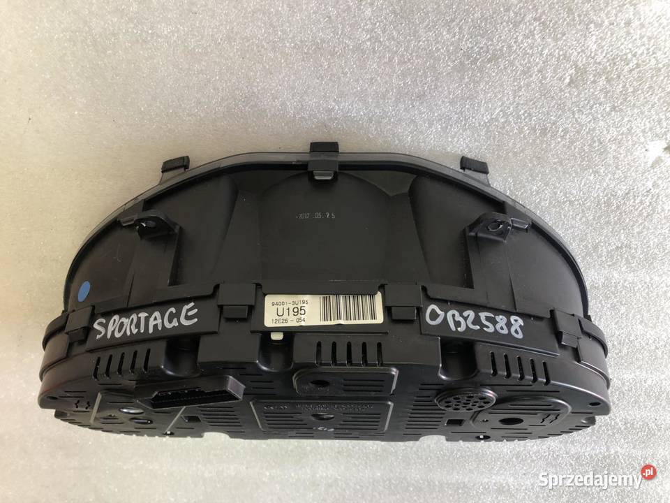 LICZNIK ZEGARY 940013U195 KIA SPORTAGE III ANG wielkopolskie