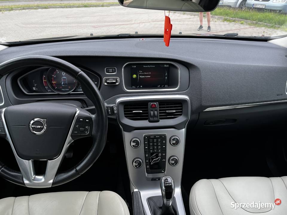 Volvo V40 II 20 20 T2 122 INSCRIPTION Benzyna aluminiowe felgi Białystok