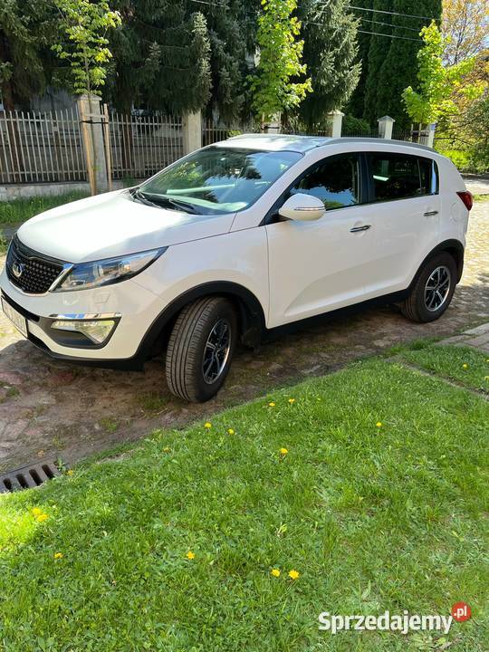 Kia Sportage 16 benzyna skóry Infinity prywatnie Rok produkcji 2015 Łódź