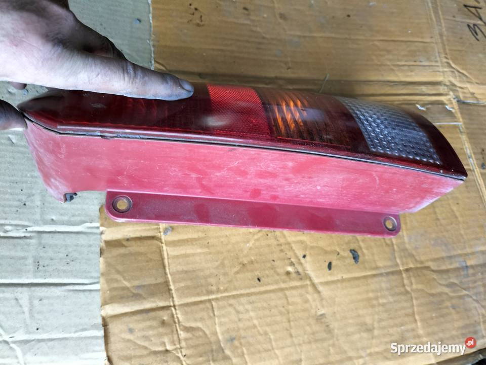 LAMPA TYŁ TYLNA PRAWA FORD FOCUS MK1 KOMBI Kamień-Kolonia