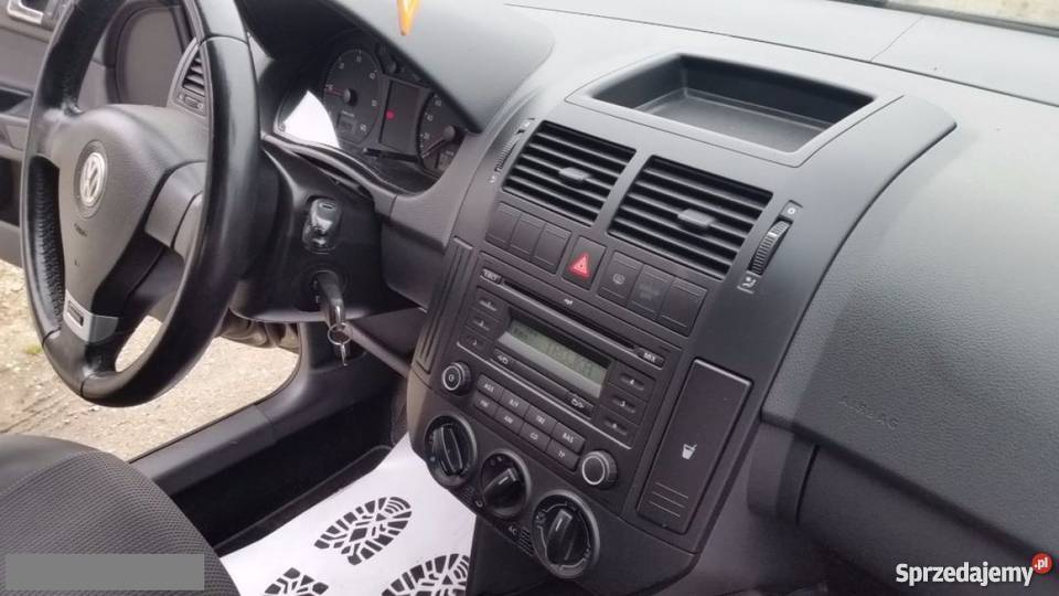 Volkswagen Polo szary serwisowany w ASO Nowe Miasto Lubawskie