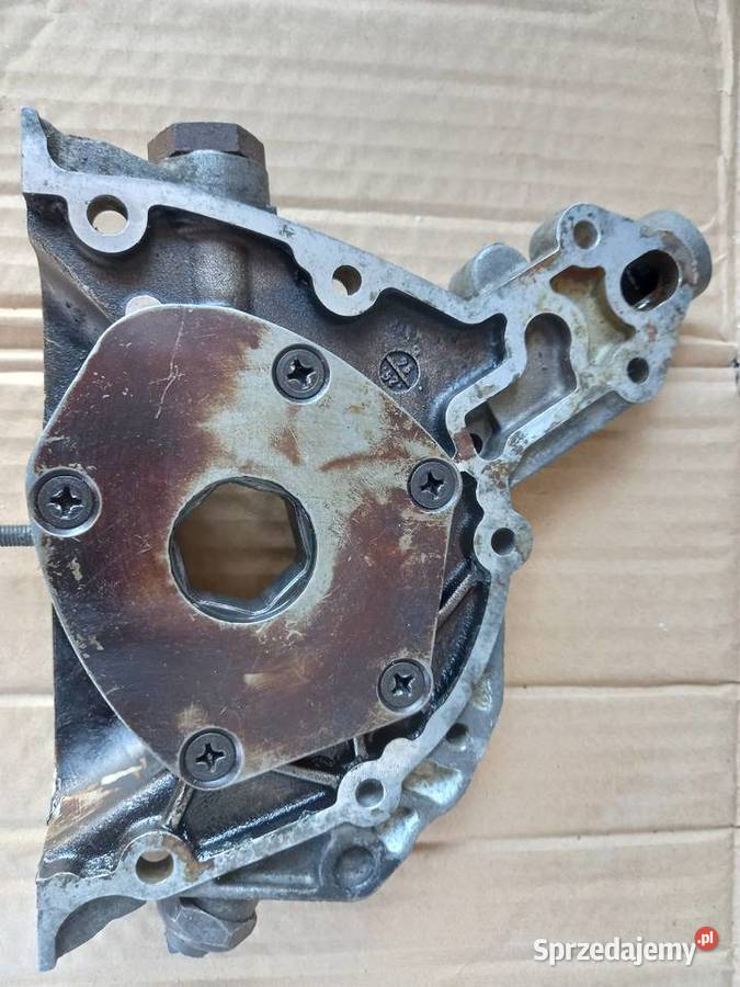 Opel Corsa 14i pompa oleju Pozostałe Bukownica