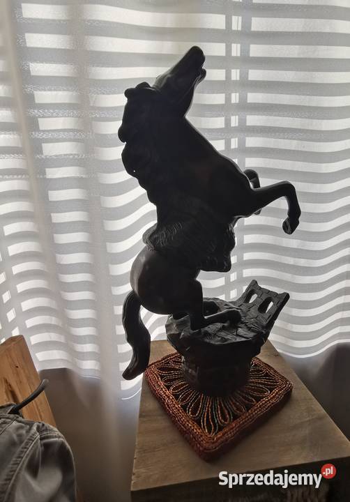 figurka konia w galopie stającego dęba Piękna Łódź sprzedam