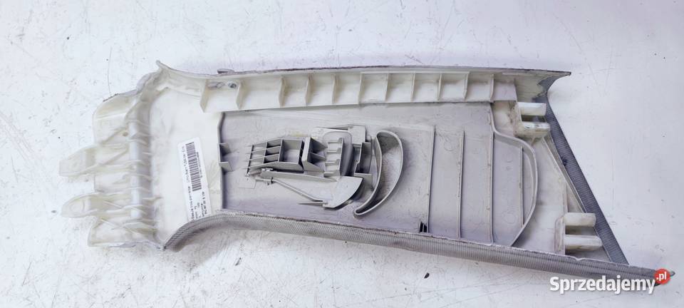 OSŁONA SŁUPKA B LEWA AUDI A4 B8 8K0867281B V39 Tapicerki samochodowe Przystajń