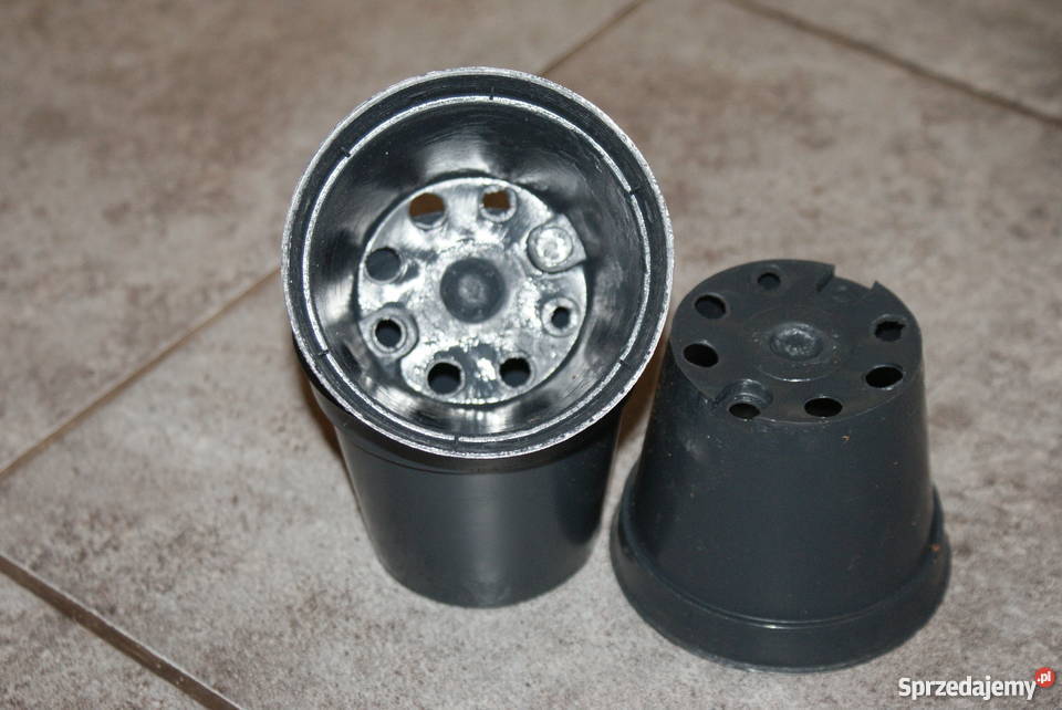 Doniczki produkcyjne śr 8 02L 15 czarne 87gr Siewierz sprzedam