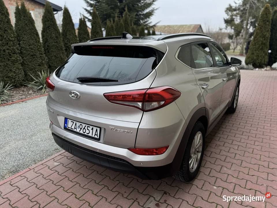 Hyundai Tucson 17 CRDI 116 Full 2016r elektrochrom. lusterka boczne Wielącza sprzedam