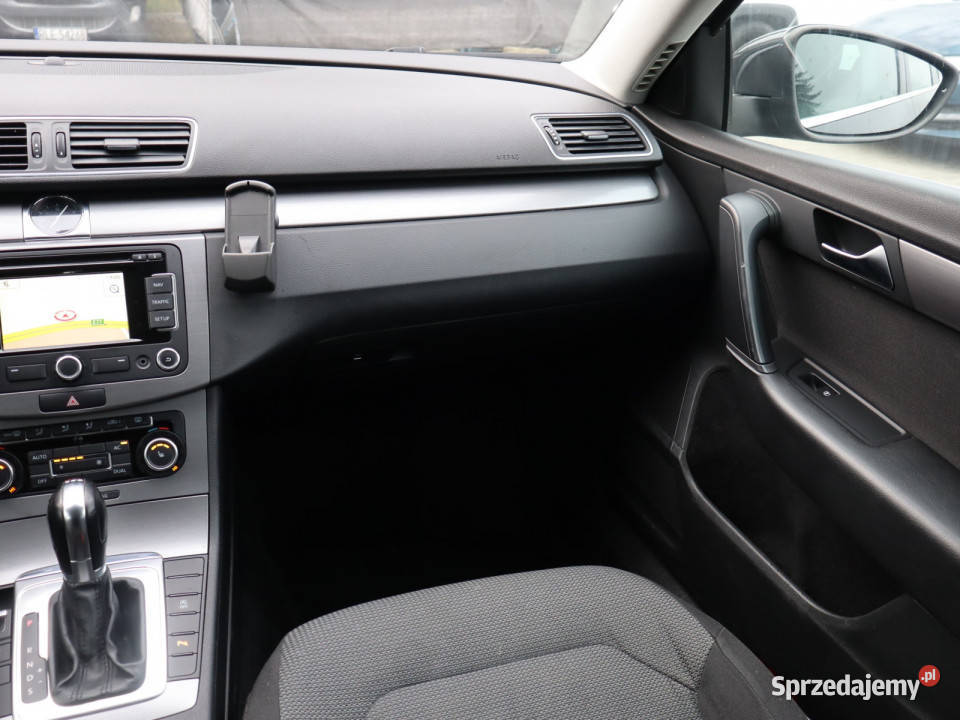 VW Passat 20 TDI relingi dachowe