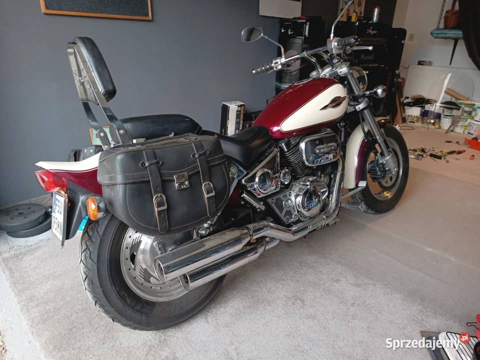 Suzuki VZ800 Marauder Cybinka
