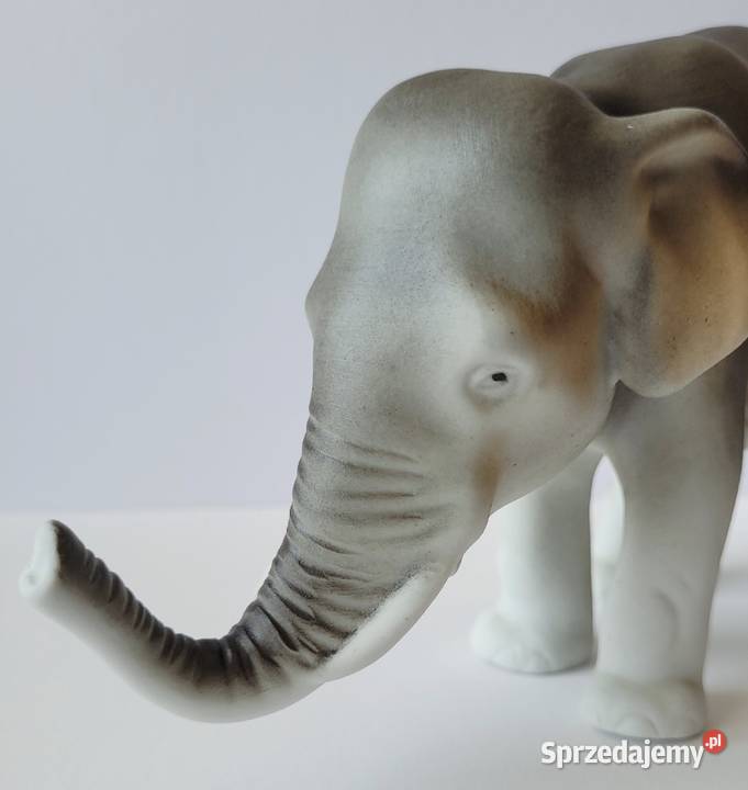 Porcelanowa figura słonia Royal Dux Trąbki Wielkie