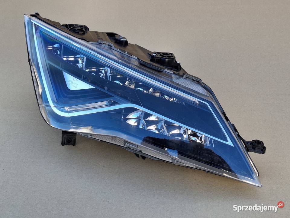 SEAT LEON III 3 LIFT REFLEKTOR PRAWY FULL LED Bieleń