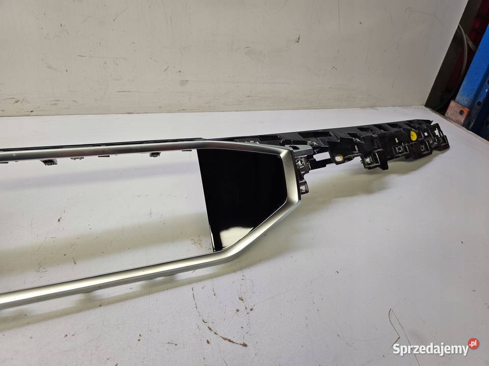 DEKOR KONSOLI DESKI PRAWY AUDI Q3 F3 83B853190A osobowe Przystajń
