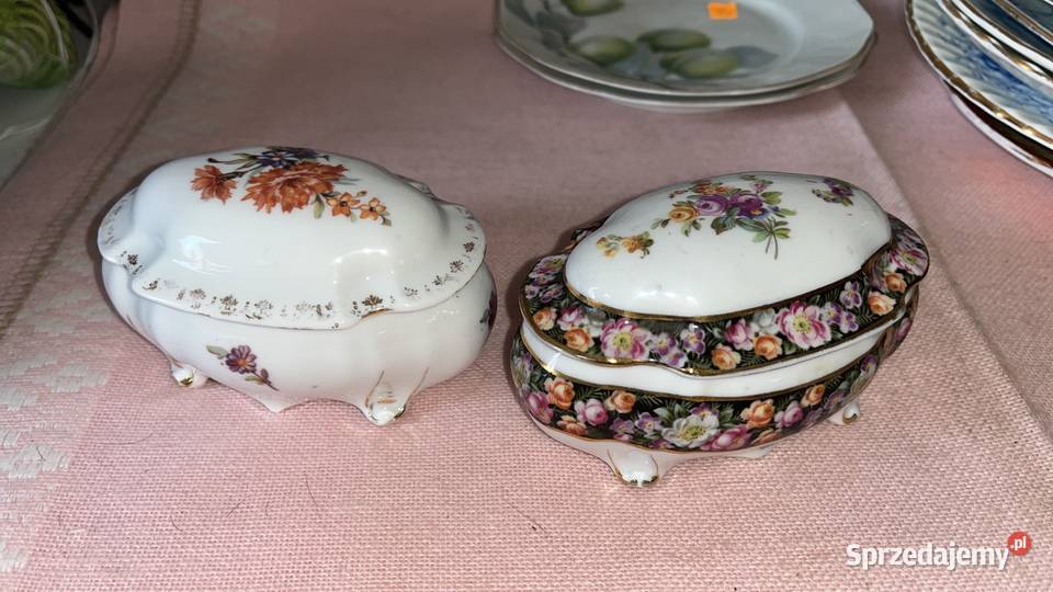 Puzderko z porcelany Sygnowane Z pięknym dekorem Porcelana i szkło Gdańsk sprzedam