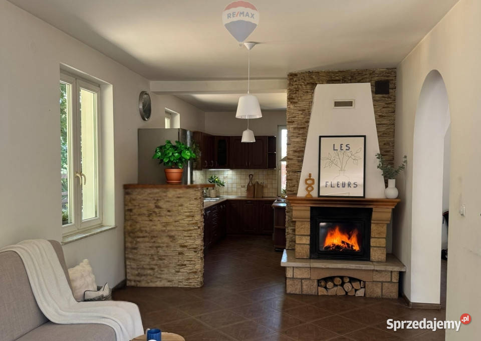 Dom z furtką do lasu natury i cywilizacji Rok budowy 2010 Łoś