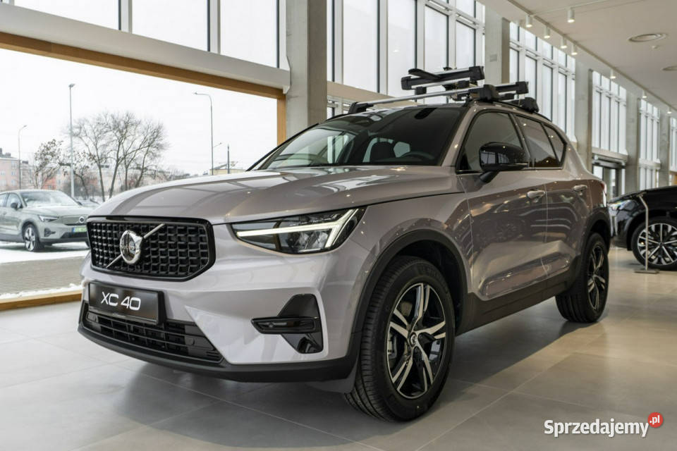 Volvo XC 40 Plus Dark B3 Mild Hybrid Benzyna Łódź sprzedam
