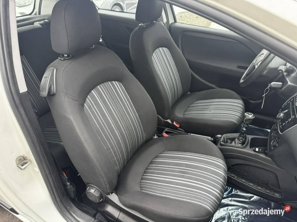 Fiat Punto Evo RatyZamiana Gwarancja benzyna 14 elektryczne lusterka Gdów sprzedam