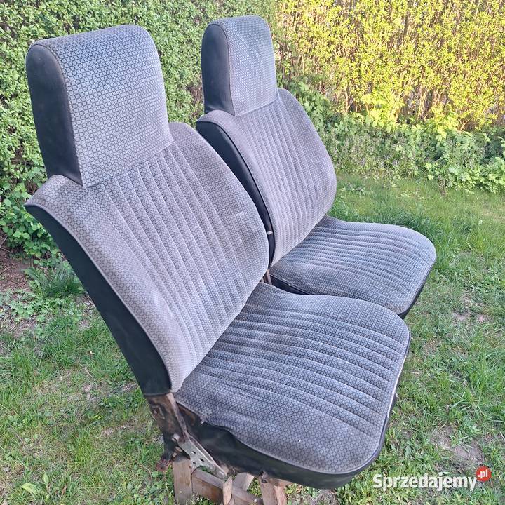 VW Garbus dwa fotele pod piramidkękanapa i tylne Gołków