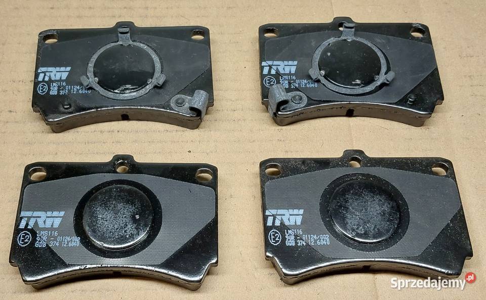 KLOCKI HAMULCOWE PRZÓD MAZDA 121 322 323 FORD Mielęcin