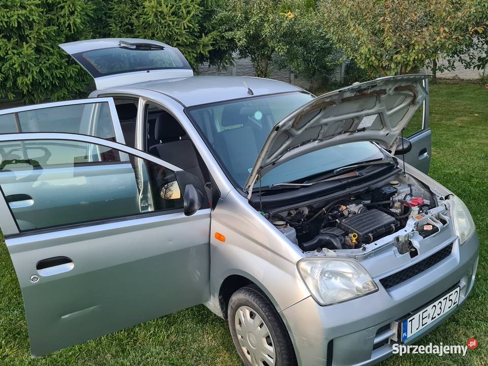 Daihatsu cuore 4 l na 100 Chęciny sprzedam