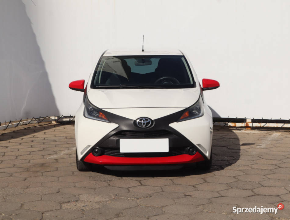 Toyota Aygo 10 VVTi Hatchback Łódź