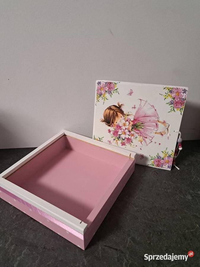Szkatułka z dziewczynką pudełko wysuwane Akcesoria do biżuterii Kędzierzyn-Koźle