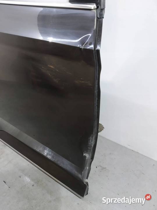 DRZWI PRAWE TYŁ KOMBI USZKODZONE Skoda Superb osobowe świętokrzyskie