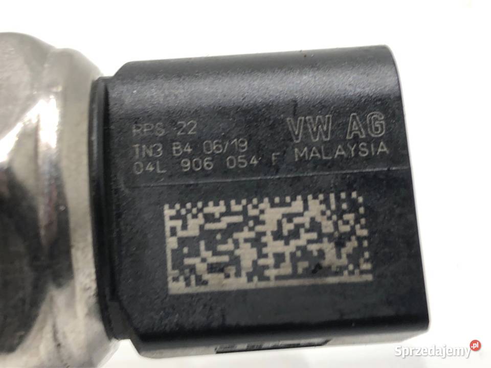 LISTWA WTRYSKOWA Z CZUJNIKIEM VW TROC 04L906054F sprzedam