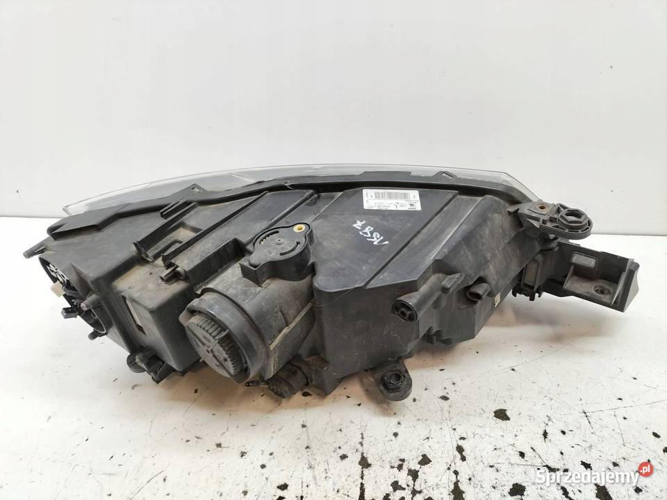 LAMPA PRZÓD LEWA FULL LED LEKKO USZKODZONA