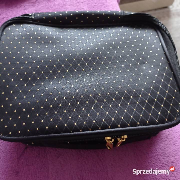 Sprzedam dwie ładne kosmetyczki