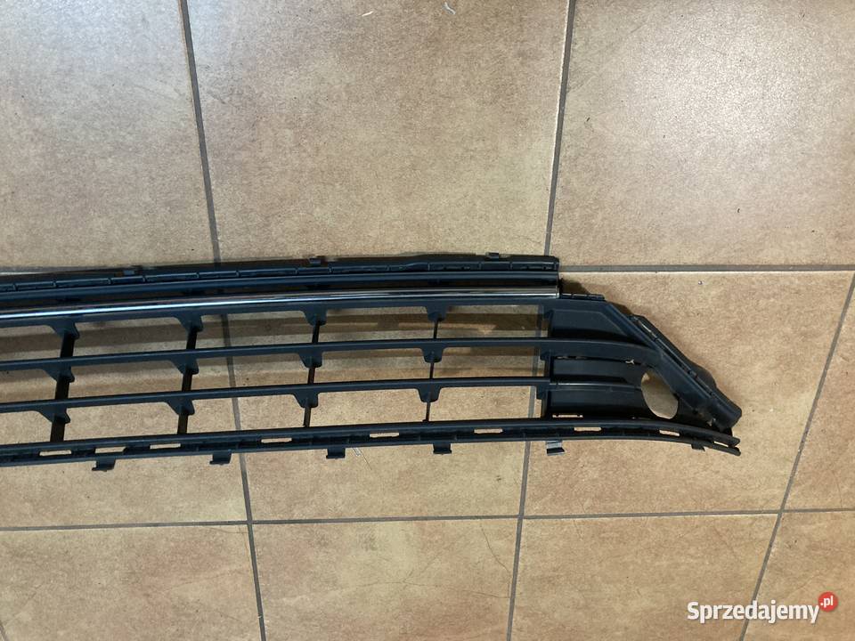 VW GOLF VII LIFT KRATKA ŚRODKOWA ZDERZAKA PRZÓD wielkopolskie Rakoniewice