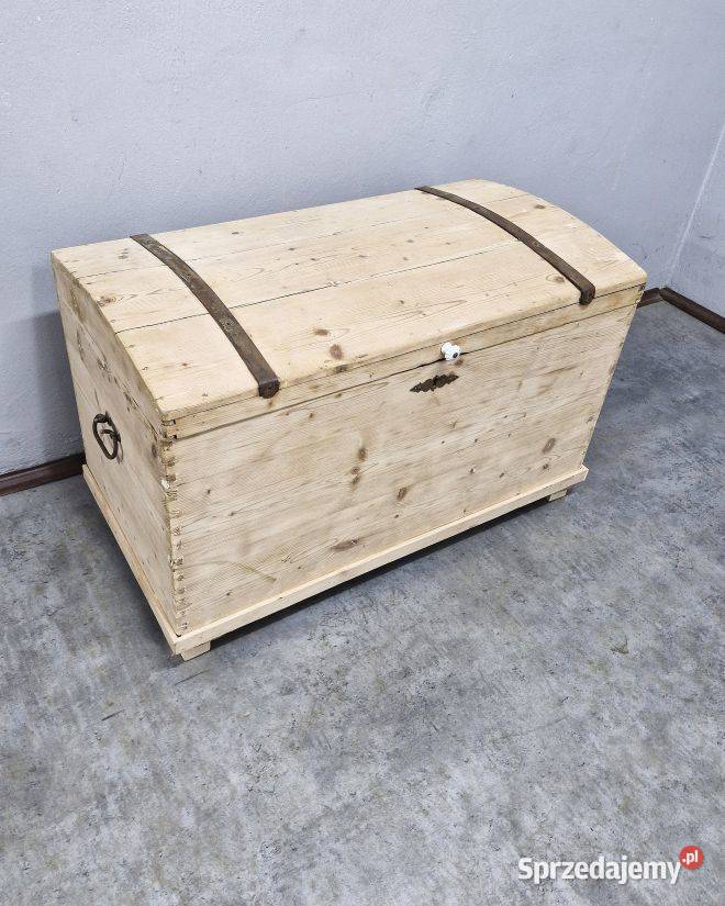 Duży kufer z litego drewna sosnowego ok 100 lat mazowieckie Marki sprzedam