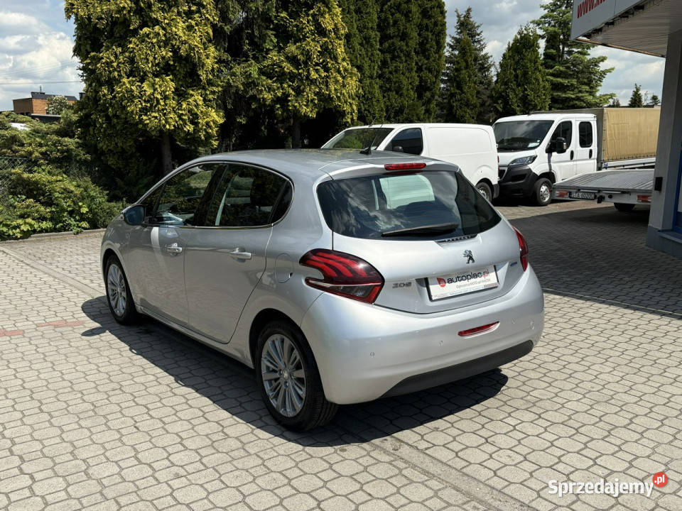 Peugeot 208 Rezerwacja I 20122019 nawigacja śląskie Tarnowskie Góry