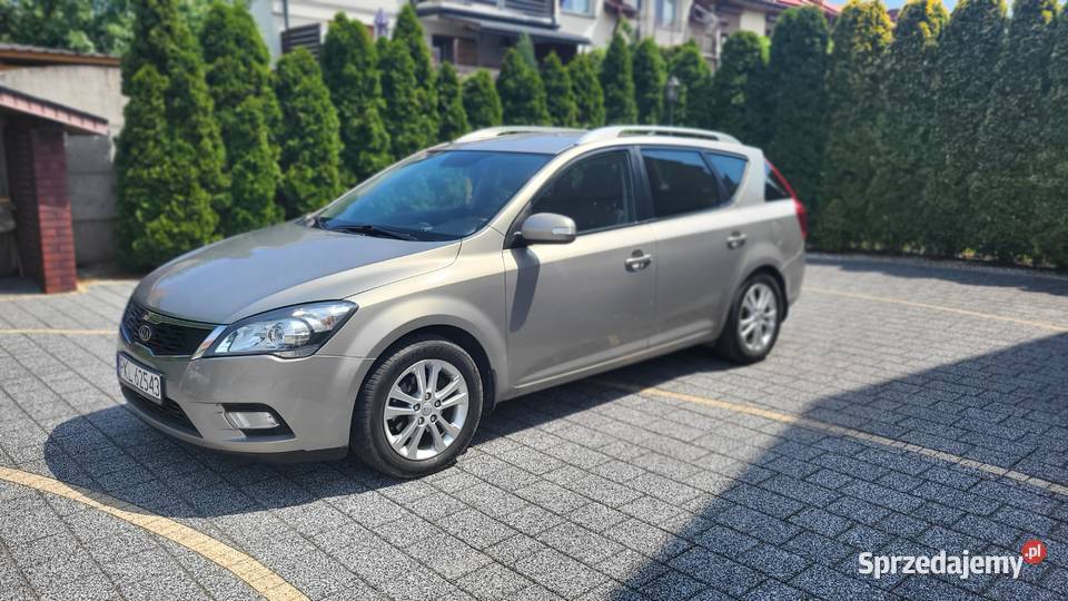 Kia Ceed Kombi 16 CRDI 116 2010r Doinwestowany Koło sprzedam