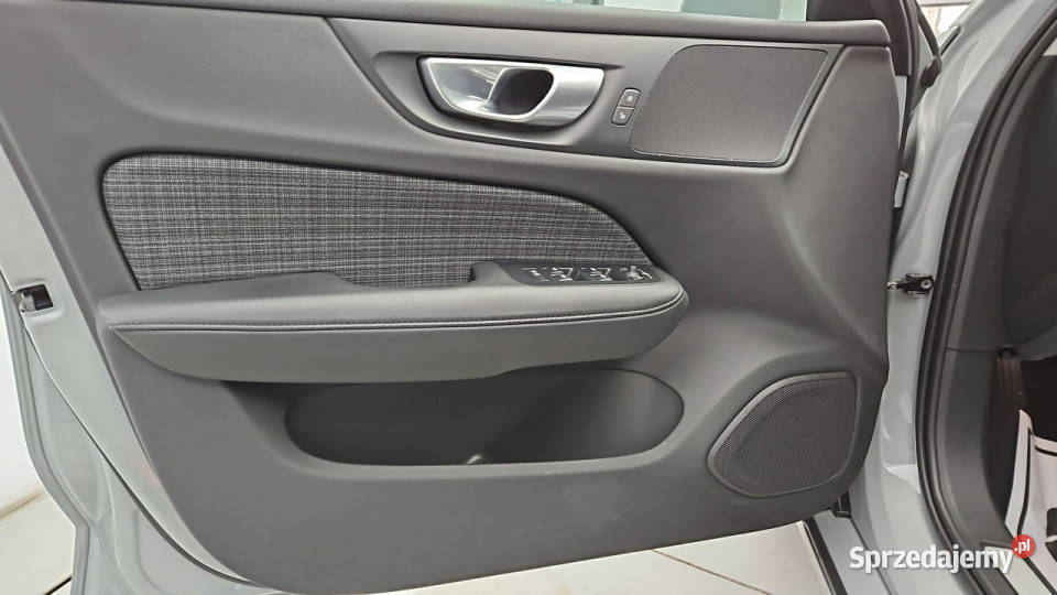 Volvo V60 B3 B Core aut Z Polskiego Salonu ESP Warszawa