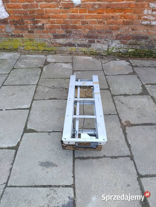 Szuflada przypodłogowa zabudowa warsztatowa busa Łódź