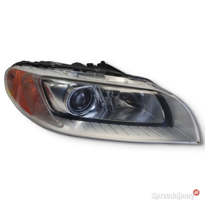 LAMPA Volvo V70 III S80 II prawa prawy przód Chełm