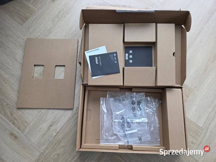 MSI Katana 17 i913900H RTX 4070 32GB DDR5 nowy Dodatkowe wyjście VGA Kielce