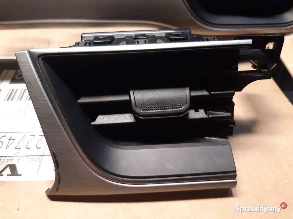 Renault Captur II zestaw kratki nawiewu Trąbki