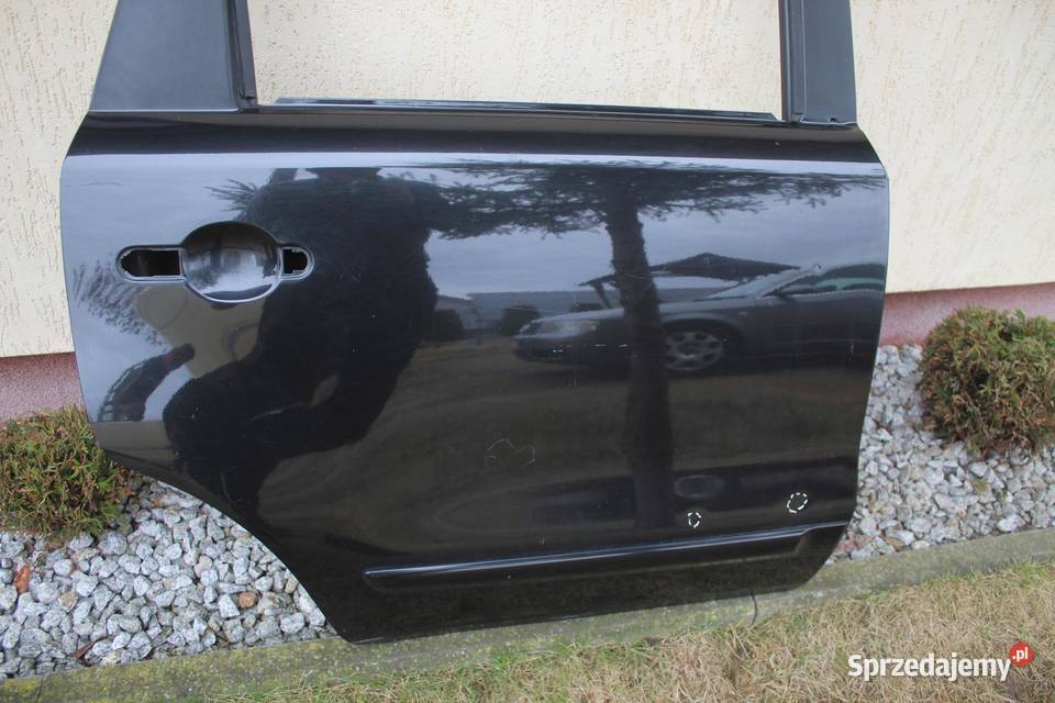 DRZWI PRAWY TYŁ TYLNE Z11 NISSAN NOTE E11