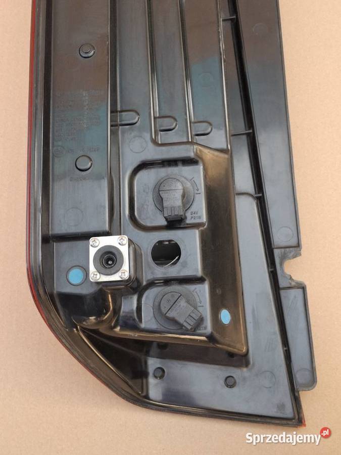 MERCEDES TOURISMO CITARO TRAVEGO LAMPA PRAWY TYŁ