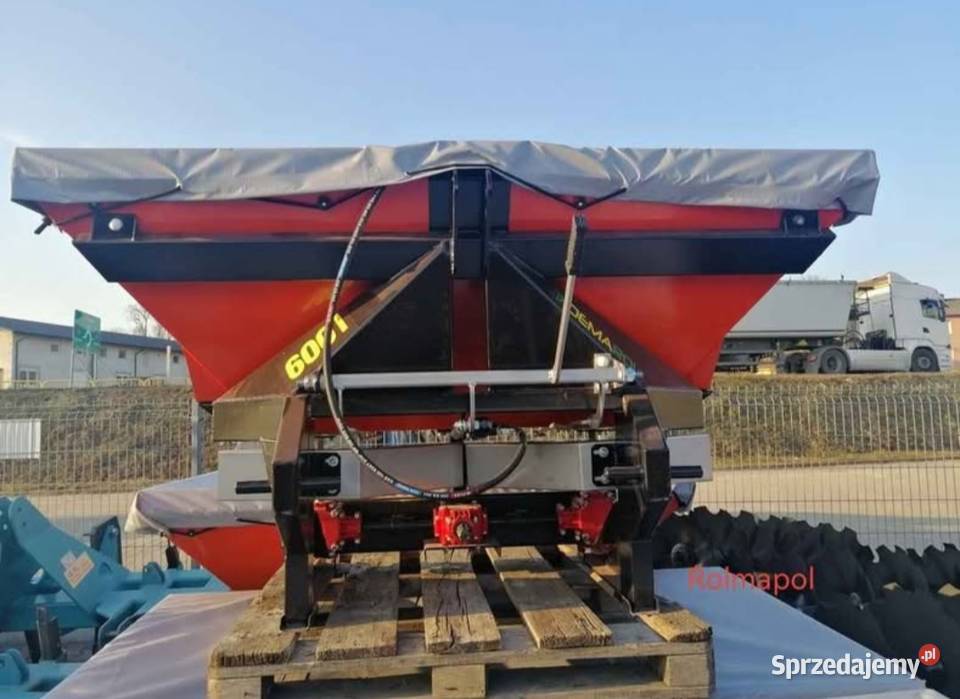 Rozsiewacz do nawozów 600L firmy DEMAROL Bielsk Podlaski