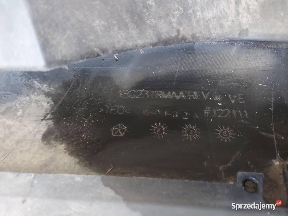 CHRYSLER VOYAGER zderzak przód 1BG23TRMAA Kielce sprzedam