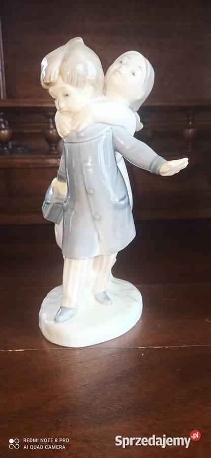 Figurka chłopca z teczką i z dziewczynką Zaphir Gdańsk