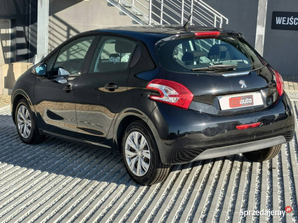 Peugeot 208 12 benzyna 82 klimatyzacja tablet