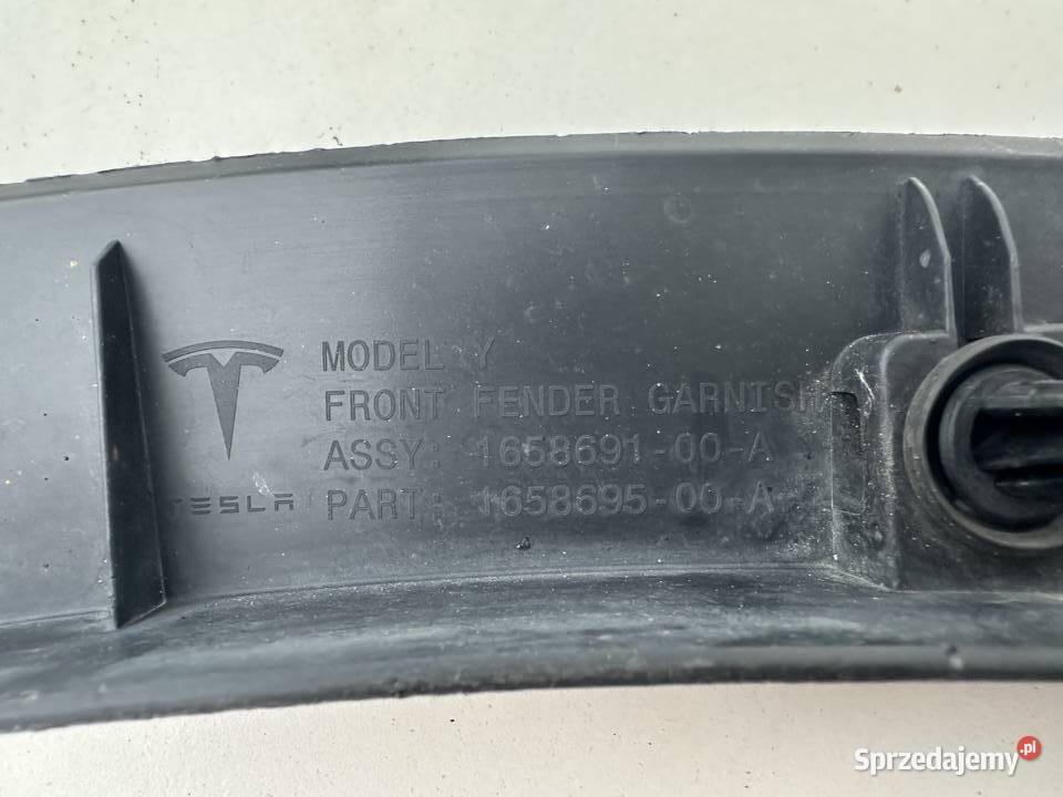 TESLA Y LISTWA NAKŁADKA BŁOTNIK PRZÓD PRZEDNI Międzychód