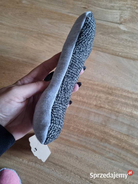 Dwukolorowa zabawka z piszczałką pieska Nowa sprzedam