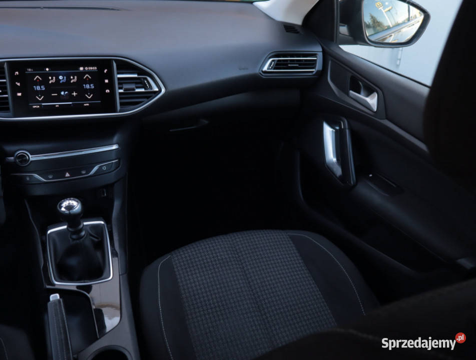 Peugeot 308 12 PureTech światła przeciwmgielne Lublin