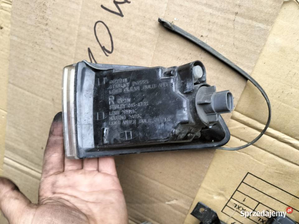 KIERUNKOWSKAZ PRAWY MITSUBISHI GALANT VI Kamień-Kolonia